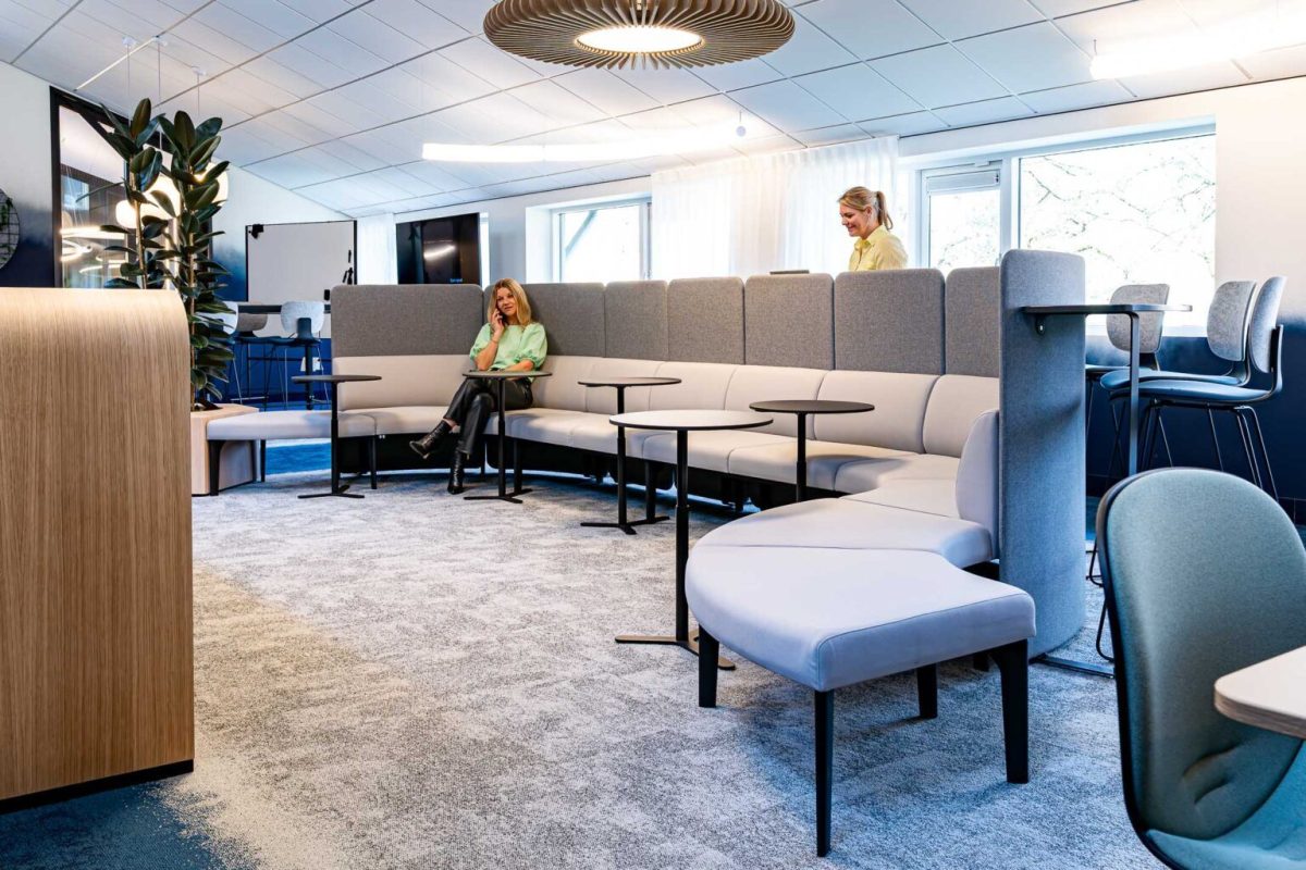 Momentum EMEA – interieurontwerp door VORMule