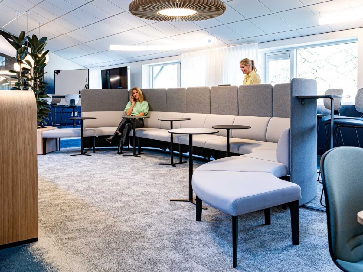 Momentum EMEA – interieurontwerp door VORMule