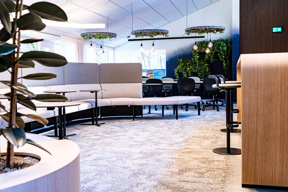 Momentum EMEA – interieurontwerp door VORMule