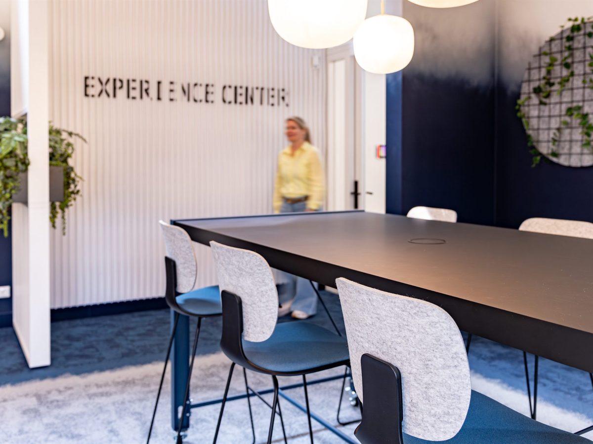 Momentum EMEA – interieurontwerp door VORMule