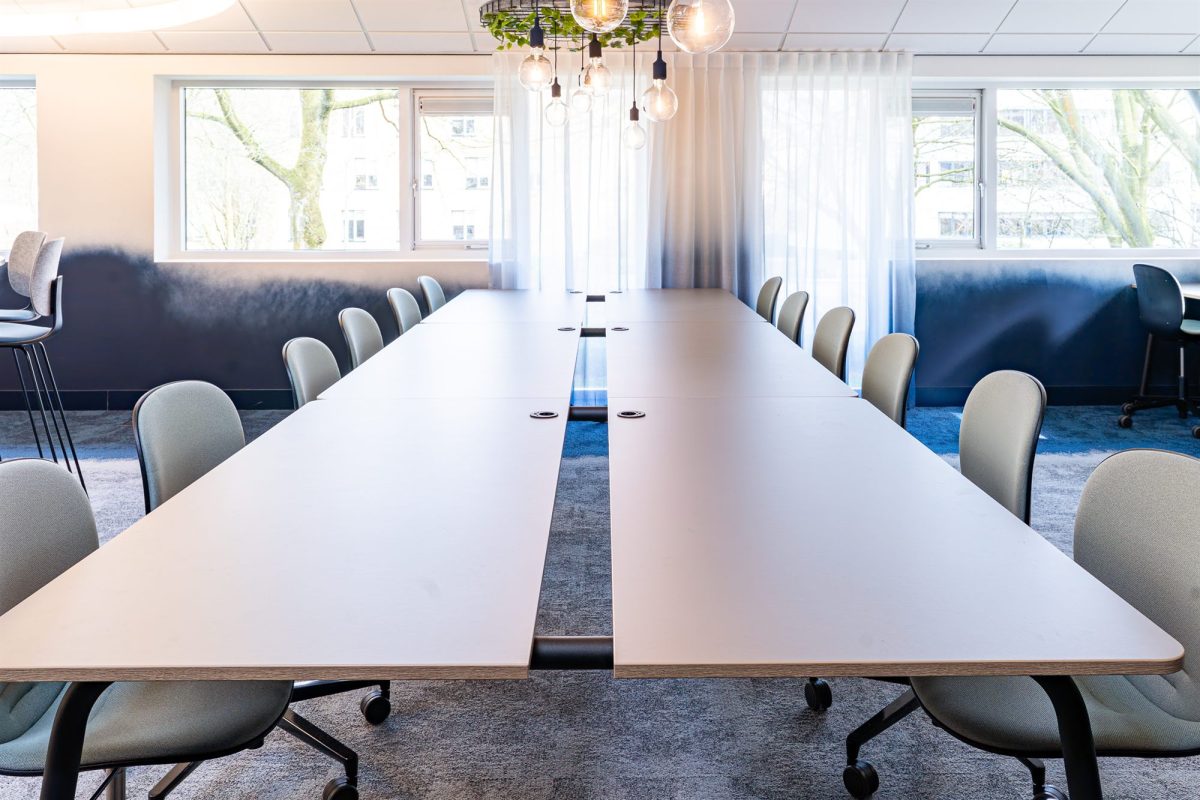 Momentum EMEA – interieurontwerp door VORMule
